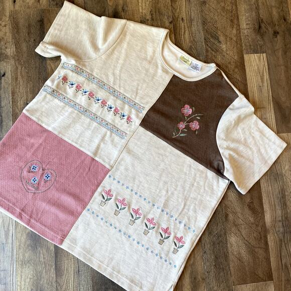 Essentials by Lee Tops - Vintage Granny Core Embroidered Cottage Patchwork Crewneck Top 2X